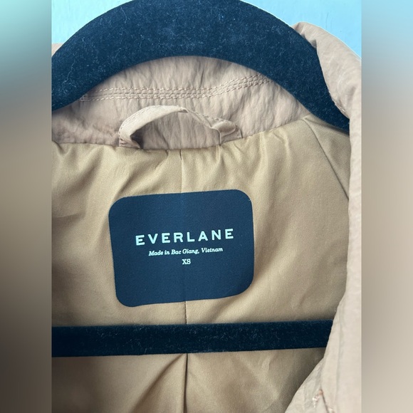 Everlane The Mac Coat Light Insulated Puffer Maxi in the color "Ash Brown - Picture 5 of 11